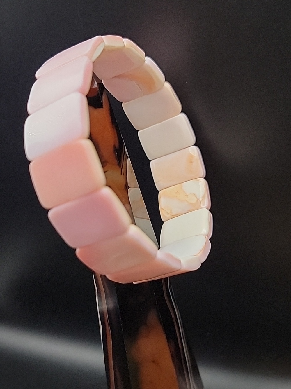 Large Elegant 18x12mm Pink Queen Conch Shell Stretch Bracelet Size 7